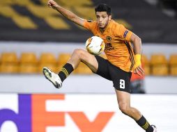 Jiménez anotó su gol número 27 de la temporada, y décimo en la Europa League. EFE/P. Powell