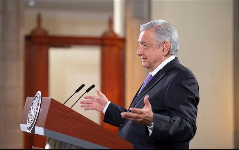 El Mandatario vuela acompañado por su esposa y su equipo de Ayudantía. EFE/Presidencia