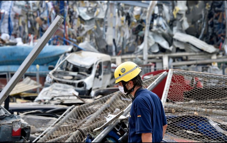 El Gobierno atribuye la explosión a la deflagración de una carga de nitrato de amonio almacenada en el puerto desde hacía seis años. EFE/W. Hamzeh