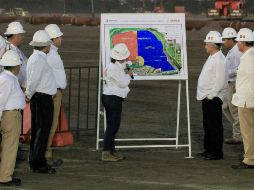 Señalan que con la suma de los montos asignados a las tres obras, se contaría con una bolsa de dinero disponible para apoyar la economía nacional. NTX/ARCHIVO