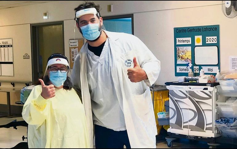 PRIORIDAD. Laurent Duvernay-Tardiff (izq.), liniero de los Chiefs, prefirió combatir al COVID-19 desde un hospital. INSTAGRAM/@laurentduvernaytardiff