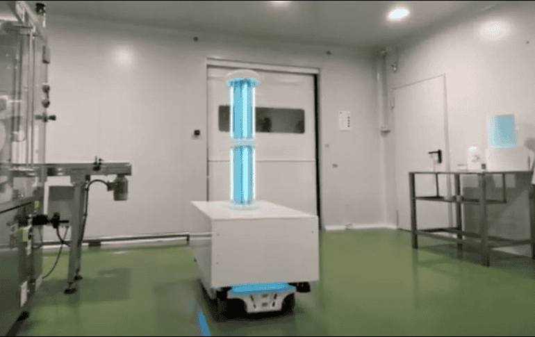 Con el robot se aíslan momentáneamente las áreas para la desinfección. YOUTUBE/MTS Tech México