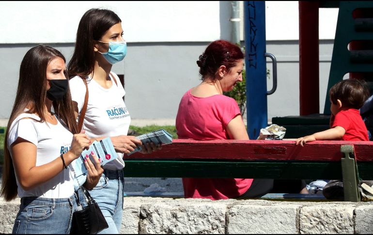 El COVID-19 ha afectado alrededor de 20 millones de personas en el mundo, con 750 mil muertes. EFE / F. Demir