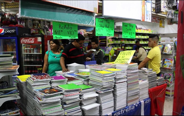 Resaltan que el 80 por ciento de las ventas en el año de útiles escolares, se registran durante el inicio del ciclo escolar. EL INFORMADOR / ARCHIVO