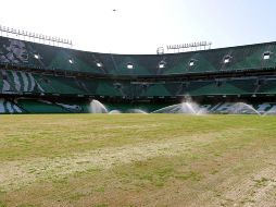 El equipo señala que el futbolista, ''en los próximos días volverá a someterse a las pruebas PCR para determinar si puede sumarse al trabajo con el resto de compañeros''. TWITTER / @RealBetis