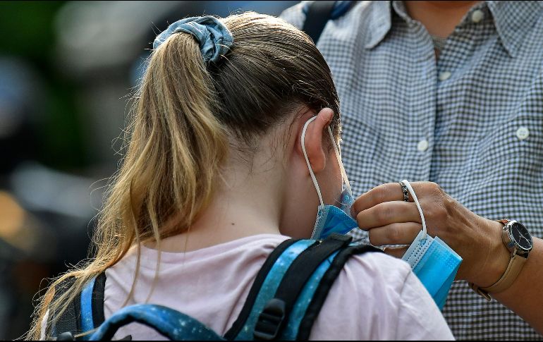 El Gobierno federal se ha decantado por imponer reglas de seguridad a los espacios de convivencia, mas no a las personas. AP/M. Meissner