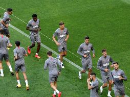 La expedición rojiblanca se prepara para enfrentarse al Leipzig. AFP