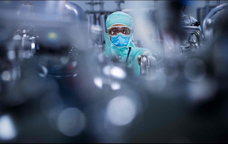 Ayer miércoles, el presidente argentino, Alberto Fernández anunció que junto con México, producirán para AL la vacuna contra el coronavirus; tendría costo de 90 pesos mexicanos. AFP / ARCHIVO