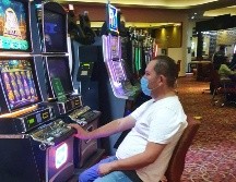 Pese a que cerca del 60% de las personas que acuden al casino son de la tercera edad, solo se reciben personas de entre 18 a 59 años. EL INFORMADOR/G. Gallo