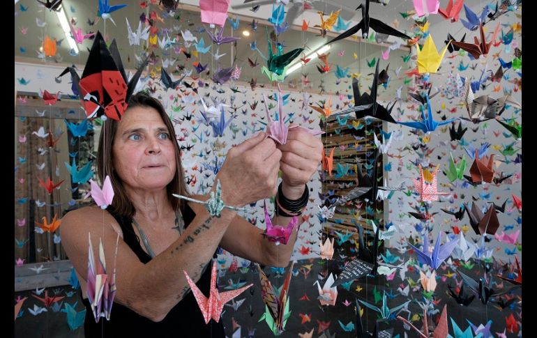 Funderburk tenía nueve mil 300 grullas hasta este jueves gracias a la ayuda que obtiene por parte de voluntarios. AP/R. Vogel