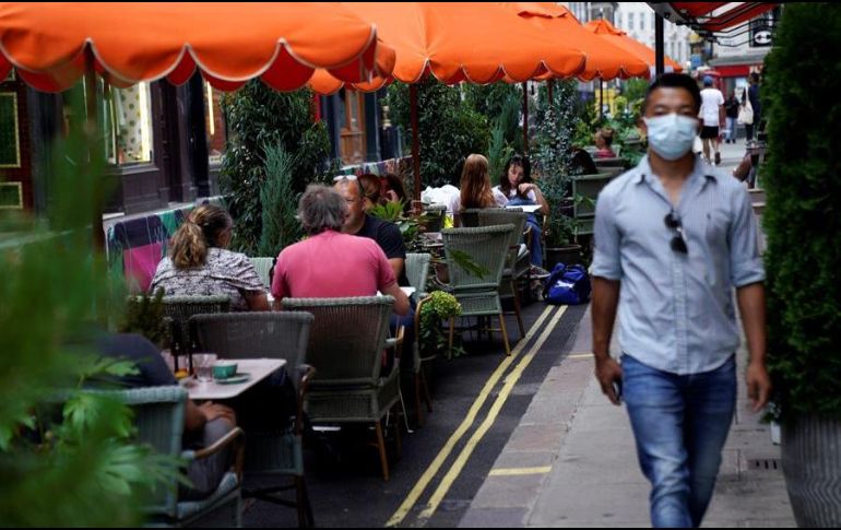 El Reino Unido notificó este jueves 18 muertos por COVID-19, por lo que el total acumulado llegó a los 41 mil 347 decesos. EFE/W. Oliver