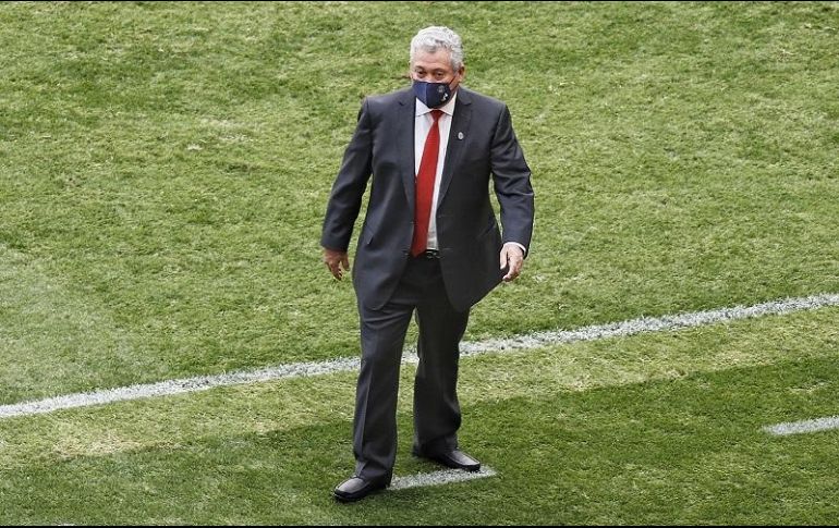 Víctor Manuel Vucetich da instrucciones al equipo durante el encuentro. IMAGO 7/E. Müllen