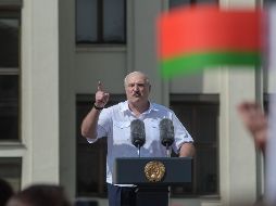 Presidente de Bielorrusia dice que "ni muerto" permitirá la entrega del país