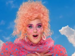 A días de que nazca su hija, Katy Perry estrena el video de "Smile"