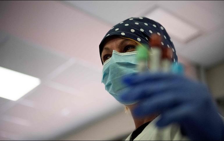 López Obrador señala que si las vacunas que produzcan EU, Rusia o China son efectivas, se pondría en contacto con los presidentes de esas naciones para conseguirla. AFP / ARCHIVO