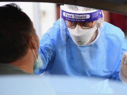 En total, se han registrado en El Paso 17 mil 500 casos y 330 muertes; mientras que, en Texas, más de 540 mil personas se han infectado y nueve mil 878 han fallecido por COVID-19. EFE / EPA / E. Ferrari