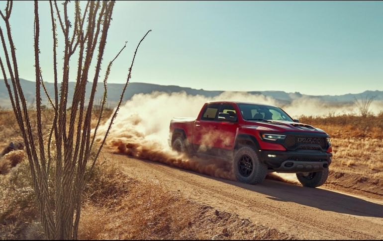 RAM TRX 1500 2021: la pickup más potente del mundo va a la caza de la Ford Raptor