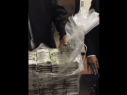 Difunden video con bolsa de fajos de billetes de presunto caso Lozoya