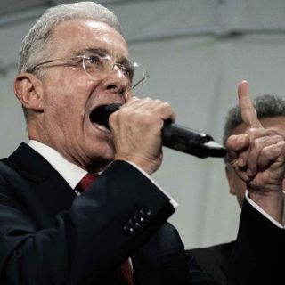 El expresidente Álvaro Uribe renuncia al Senado de Colombia