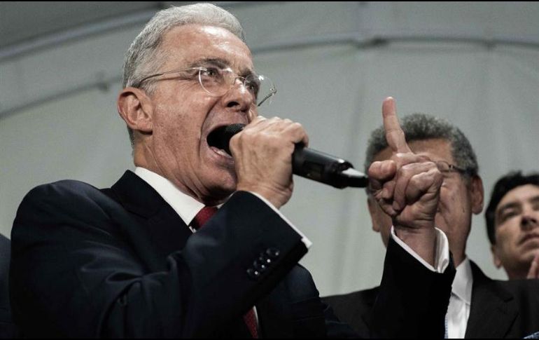 En una carta dirigida al parlamento, Uribe justifica su decisión ante la imposibilidad 