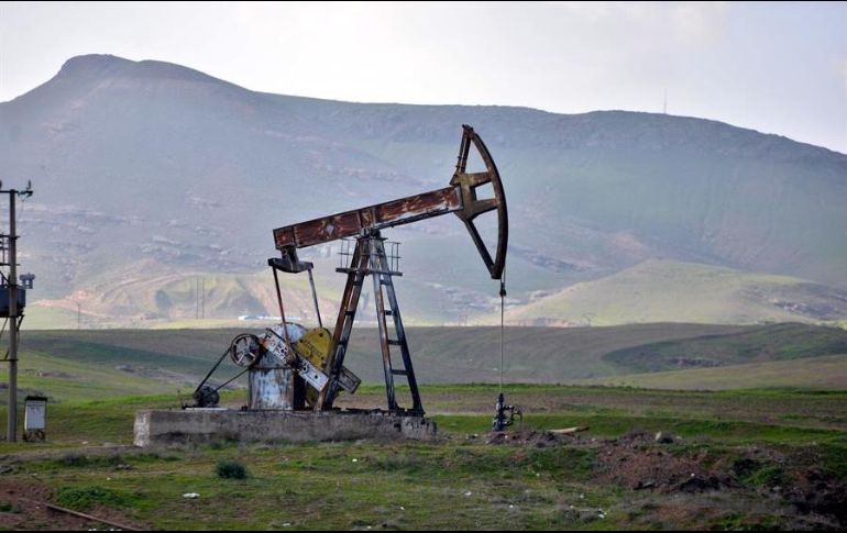 Los contratos de futuros del WTI para entrega en septiembre sumaron cuatro centavos respecto a la sesión previa del martes. EFE/ARCHIVO