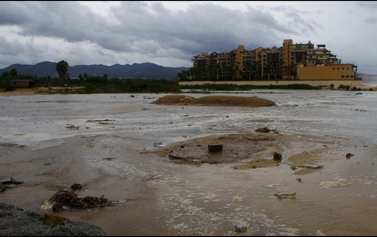 El ciclón, el séptimo de la temporada de huracanes en el Pacífico, se desplazará en paralelo a la Península de Baja California hasta el lunes. EFE/J. Reyes
