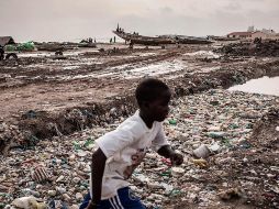 Además, al menos 18 millones de niños y niñas se enfrentan a una mayor inseguridad alimentaria al no contar con el almuerzo que recibían en sus centros escolares. AFP / J. Wessels