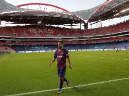 El ''10'' azulgrana también le habría dicho al holandés ser consciente de las dificultades que tendrá para dejar la entidad este verano. AFP / ARCHIVO