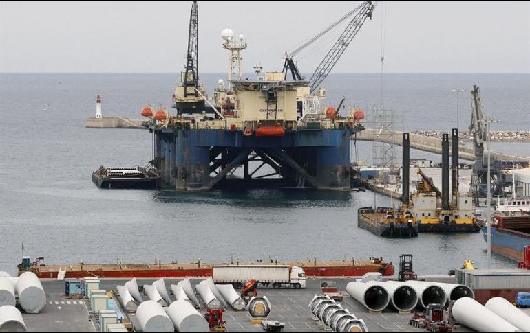 El rebrote de casos de COVID-19 en varias regiones del mundo ensombrece la perspectiva de demanda de petróleo. EFE/ARCHIVO