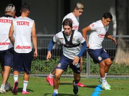 Vucetich busca un equipo equilibrado que no dependa de individualidades. TWITTER/Chivas