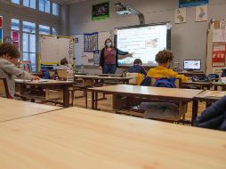 La medida afecta a los alumnos de entre 11 y 18 años, que deben volver a la escuela el 1 de septiembre. EFE / C. Blumberg