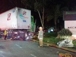 El percance sucede en Periférico Sur, a la altura de la colonia Santa María Tequepexpan. ESPECIAL