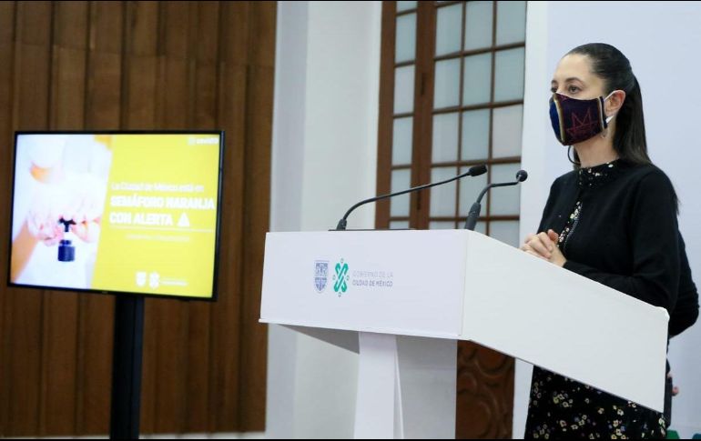 Sheinbaum asegura que autoridades capitalinas revisan cómo actúa la policía durante los decomisos. TWITTER/@GobCDMX