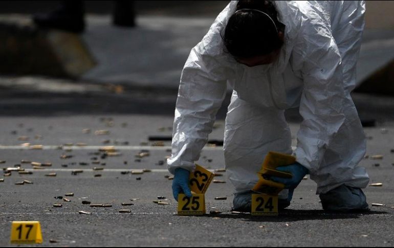 Al lugar arribó personal del Servicio Médico Forense para realizar el levantamiento del cuerpo e iniciar con las indagatorias pertinentes. AP/ARCHIVO