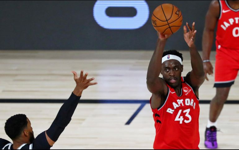 Pascal Siakam. El jugador de los Raptors (#43) aportó 26 puntos al triunfo de su equipo. AP/K. Klement