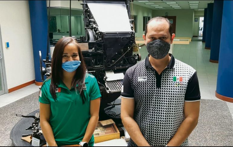 Héctor Estrada y Laura Puentes en las instalaciones de EL INFORMADOR. EL INFORMADOR/A. Navarro