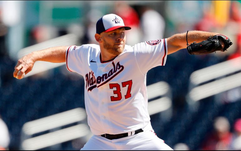 Strasburg fue incluido en la lista de lesionados por 60 días después de reunirse con un especialista en nervios. AFP / ARCHIVO