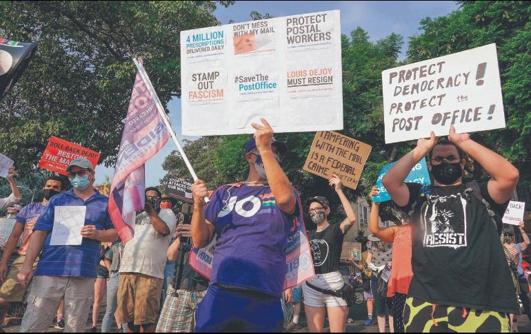 CALIFORNIA. Inconformes defienden la autonomía del servicio postal de EU. AFP