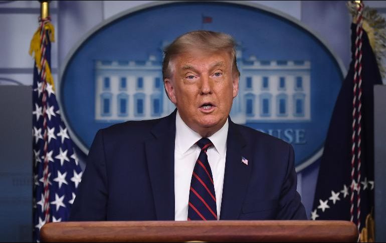 Trump pidió a las personas recuperadas del coronavirus que donen su plasma a través de una plataforma nacional en línea. AFP / S. Loeb