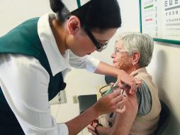 ADULTOS MAYORES. Es uno de los grupos a los que se dirige la campaña, junto con los menores de cinco años. ARCHIVO