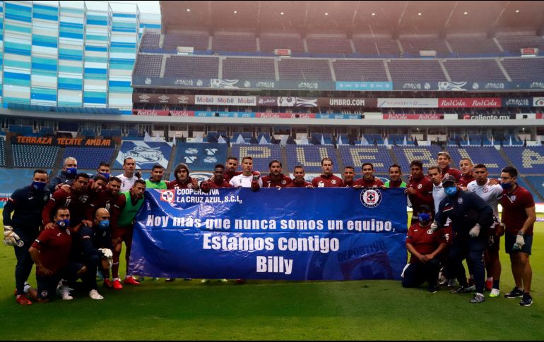 Durante las Jornadas 2 y 3 del Guardianes 2020, los jugadores del equipo mostraron una manta, en apoyo al directivo. IMAGO7