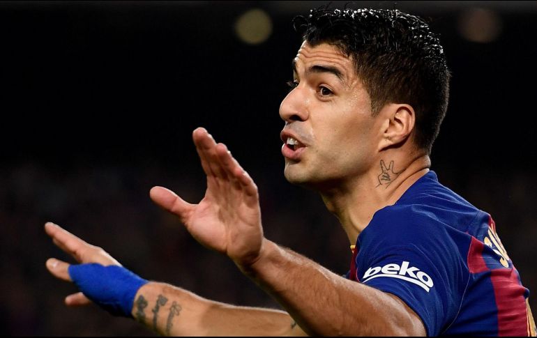 Suárez estaría buscando un equipo después de que el nuevo entrenador del Barcelona, Ronald Koeman, le haya comunicado supuestamente que no cuenta con él para la próxima temporada. ARCHIVO