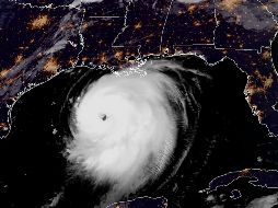 Se espera que el fenómeno siga aumentando su fuerza hasta convertirse en un huracán de categoría 4 mientras se acerca a las costas del suroeste de Luisiana y de parte de Texas. AFP