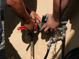 La atención se da luego de que vecinos denunciaran la mala calidad en el agua de sus casas. ESPECIAL / SIAPA