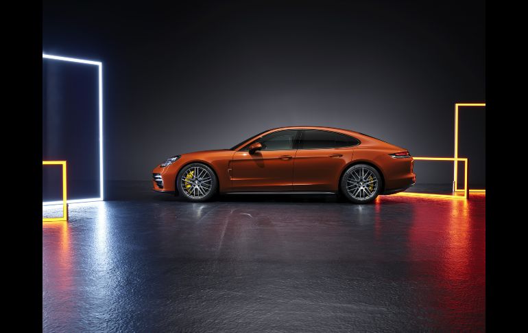 Porsche actualiza al Panamera