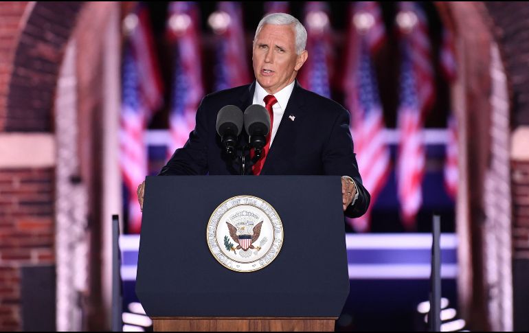 Mike Pence emite un discurso en la tercera noche de la Convención Nacional Republicana. EFE/K. Dietsch