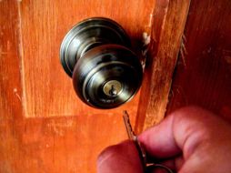 Cada vez que abres la puerta de tu casa, la llave realiza un pequeño pero audible sonido. EL INFORMADOR / ARCHIVO