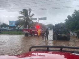 Personal de la Sedena realizaron recorridos en la zona de San Patricio Melaque, en Cihuatlán para evaluar afectaciones por el paso de 