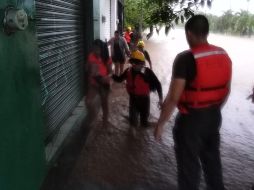 Evacuan a unas 400 personas en Jalisco por paso de “Hernán”