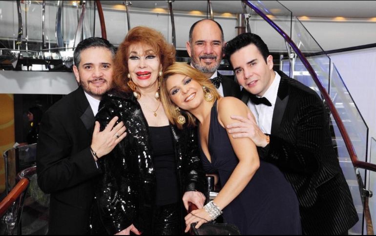 Itatí Zucchi era esposa del cantautor Roberto Cantoral y madre de la actriz Itatí Cantoral. TWITTER / @TvsEspectaculos